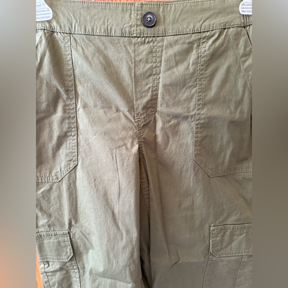 Reitmans Olive Green Petite Cargo Pants - Picture 3 of 6